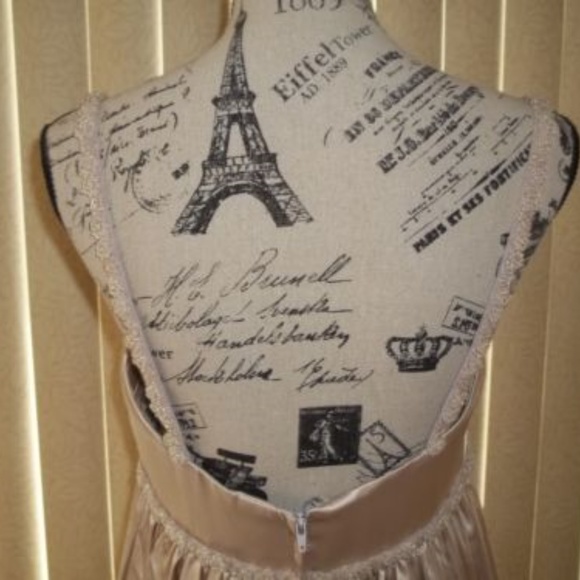 JORDAN FASHION CHAMPAGNE PROM/FORMAL DRESS SIZE 6 - Picture 5 of 6